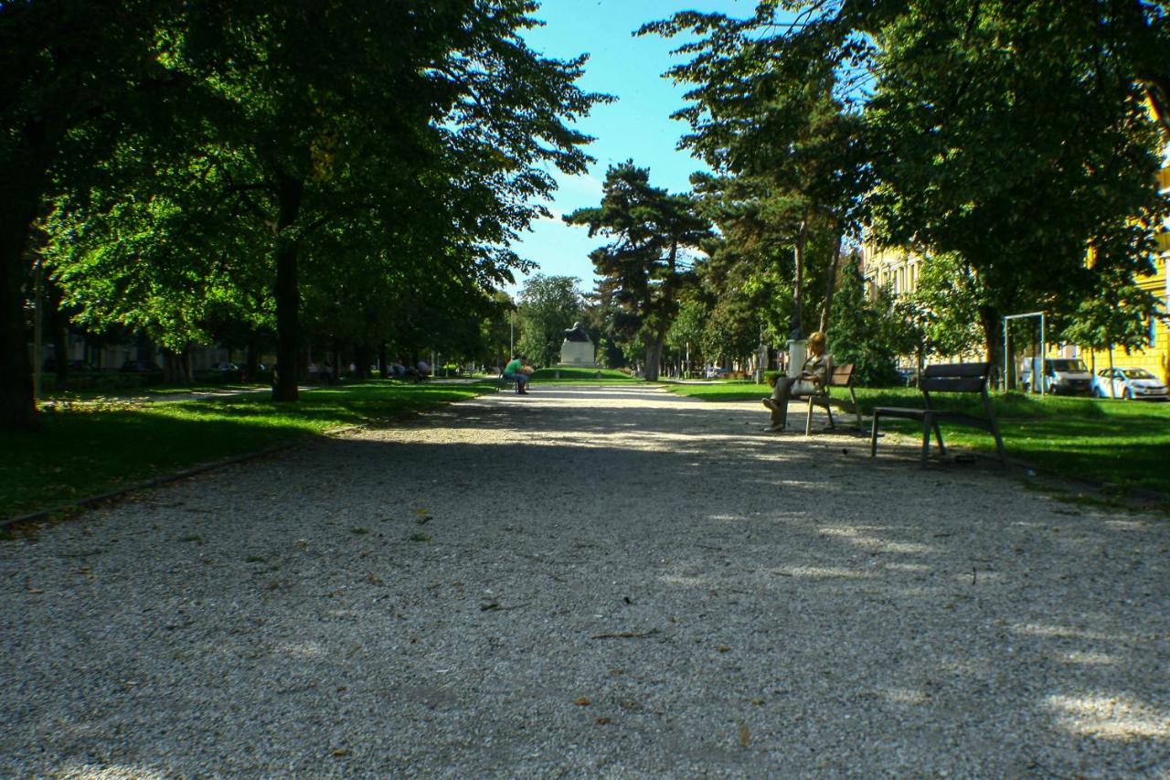 Deák Apartman Sopron Buitenkant foto