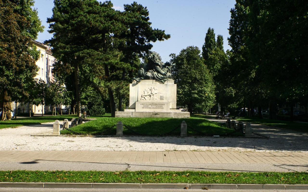 Deák Apartman Sopron Buitenkant foto