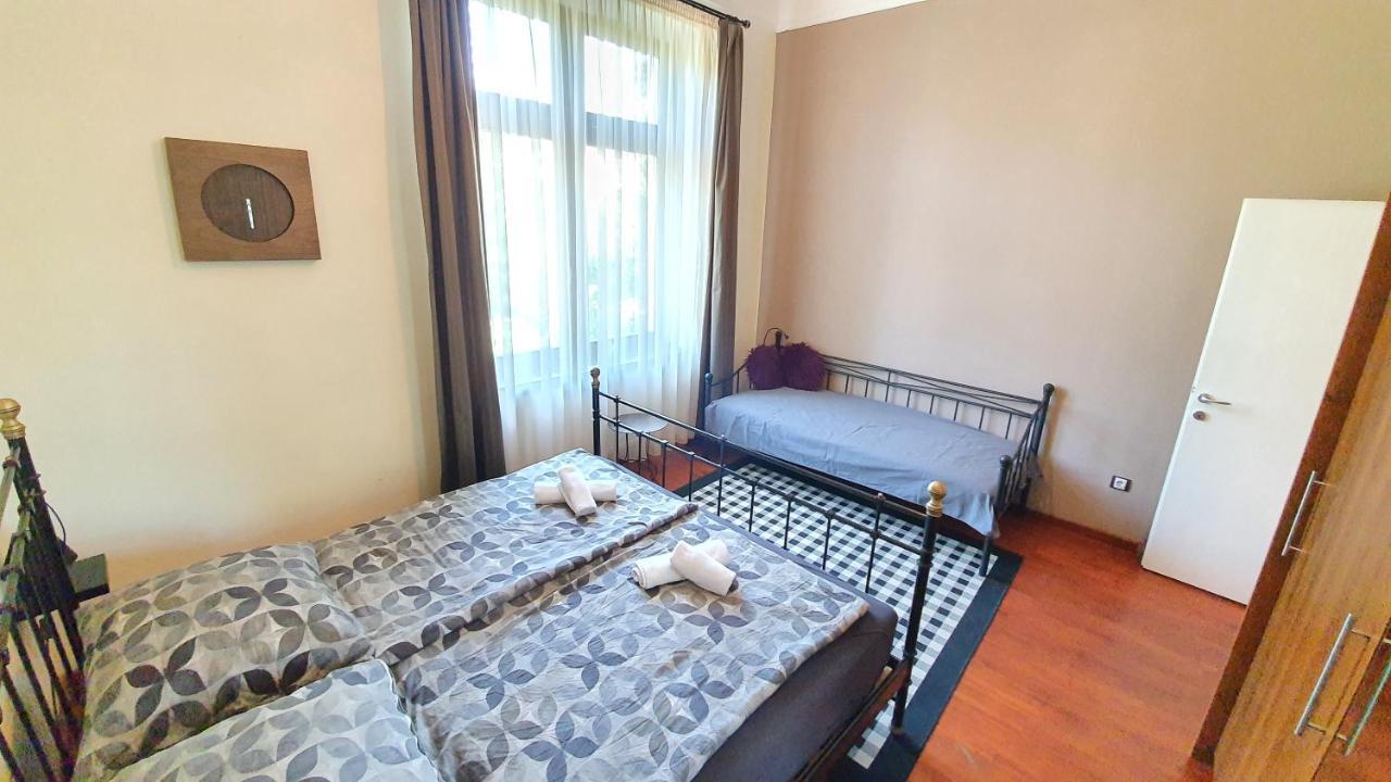 Deák Apartman Sopron Buitenkant foto
